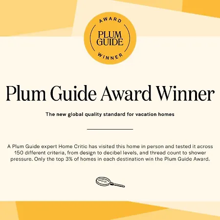 Plum Guide - Bicicleta Branca